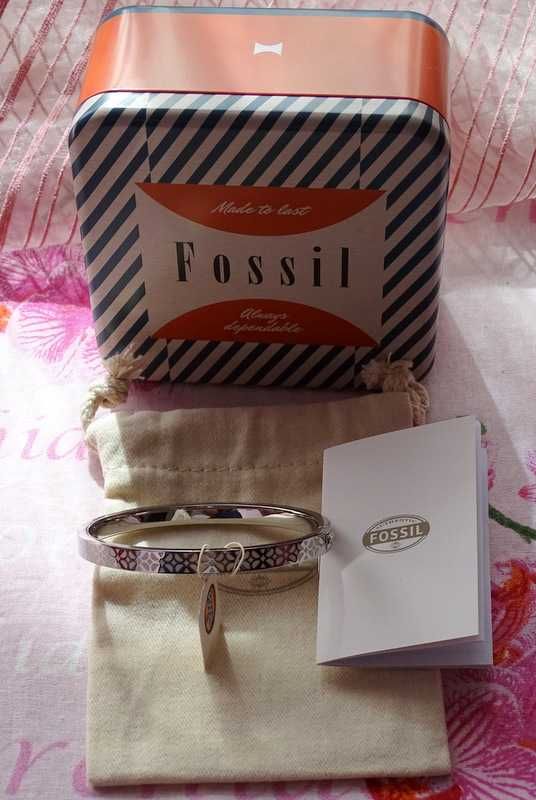 Pulseira Fossil para Mulher em aço inoxidável - NOVA