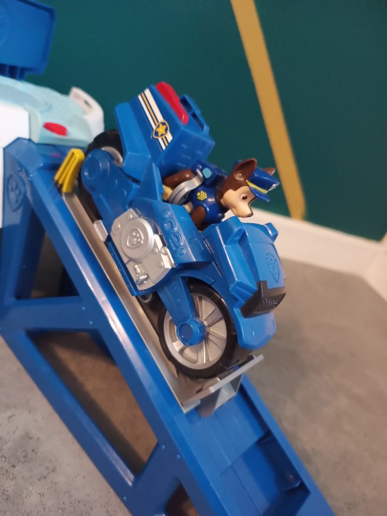 Wyrzutnia Psi Patrol - auto i figurka Chase