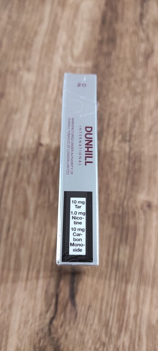 Dunhill czerwone kolekcjonerskie