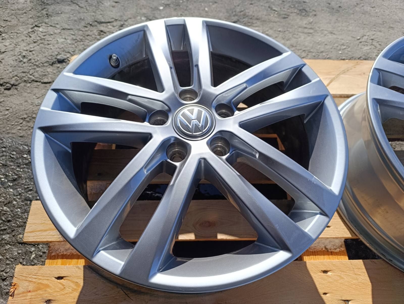 Оригінальні легкосплавні диски Volkswagen 5*112 R17