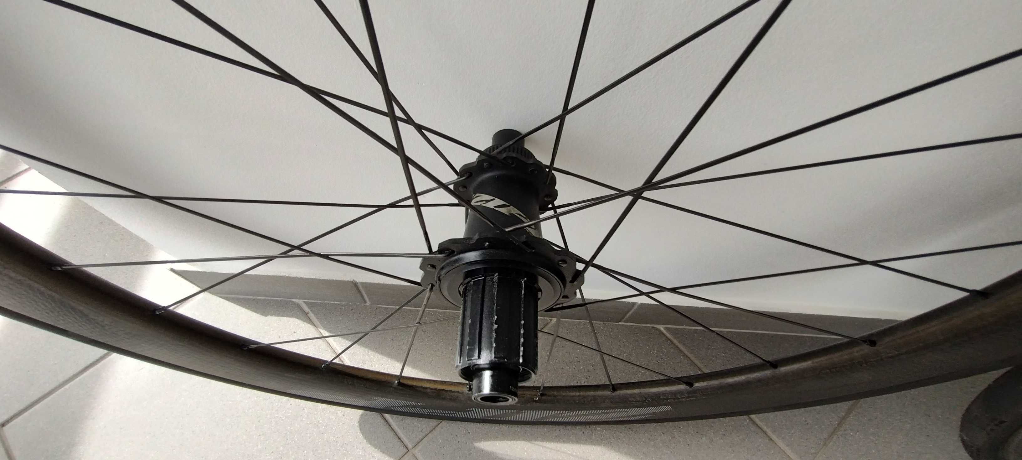 Zipp 404 NSW Disc Carbon TLR Shimano Koła do roweru szosowego