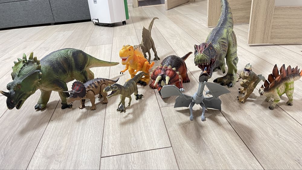 Динозаври/одним лотом