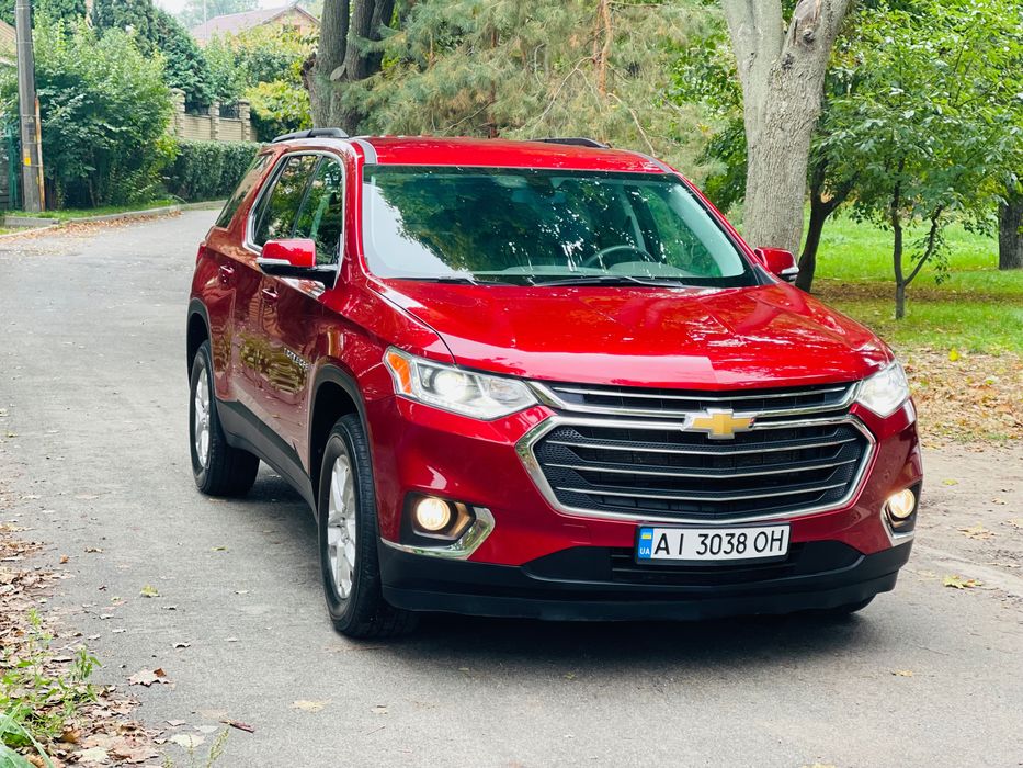 Шевроле Traverse 20 год семь мест минимальный пробег не крашеный!