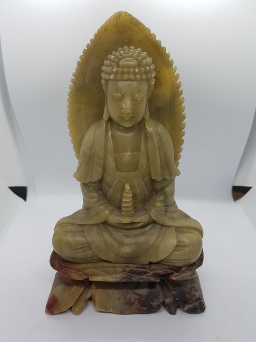 Buda em pedra sabão