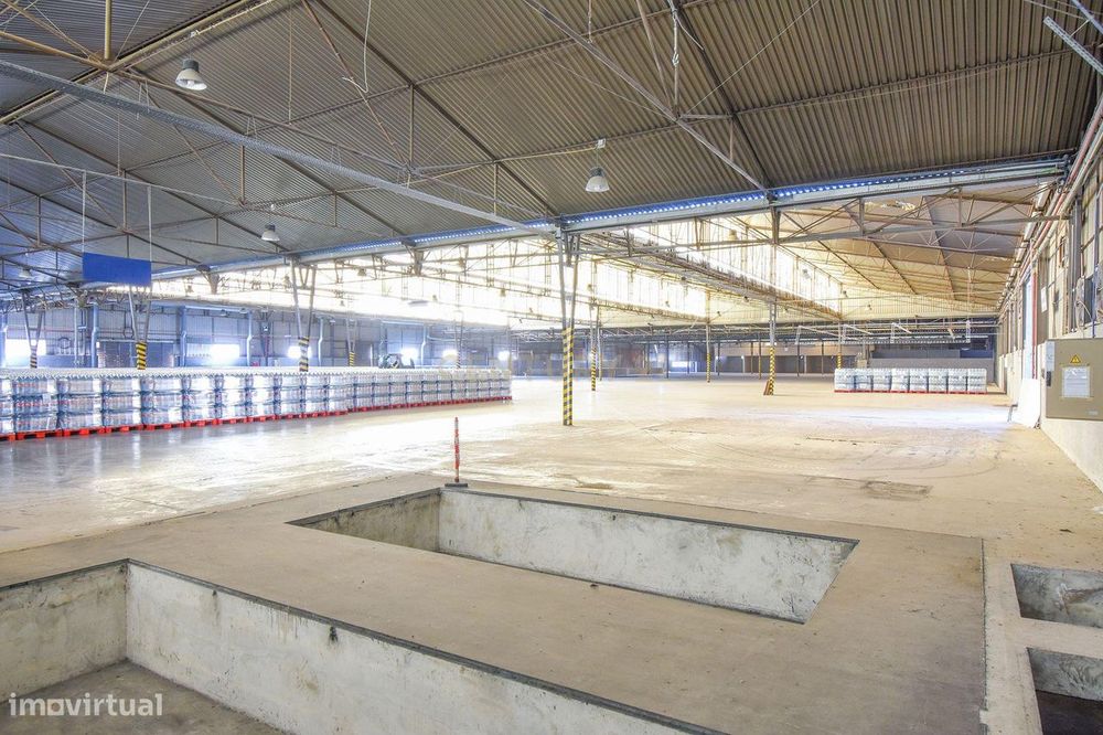Armazém 1000m2 - Setúbal