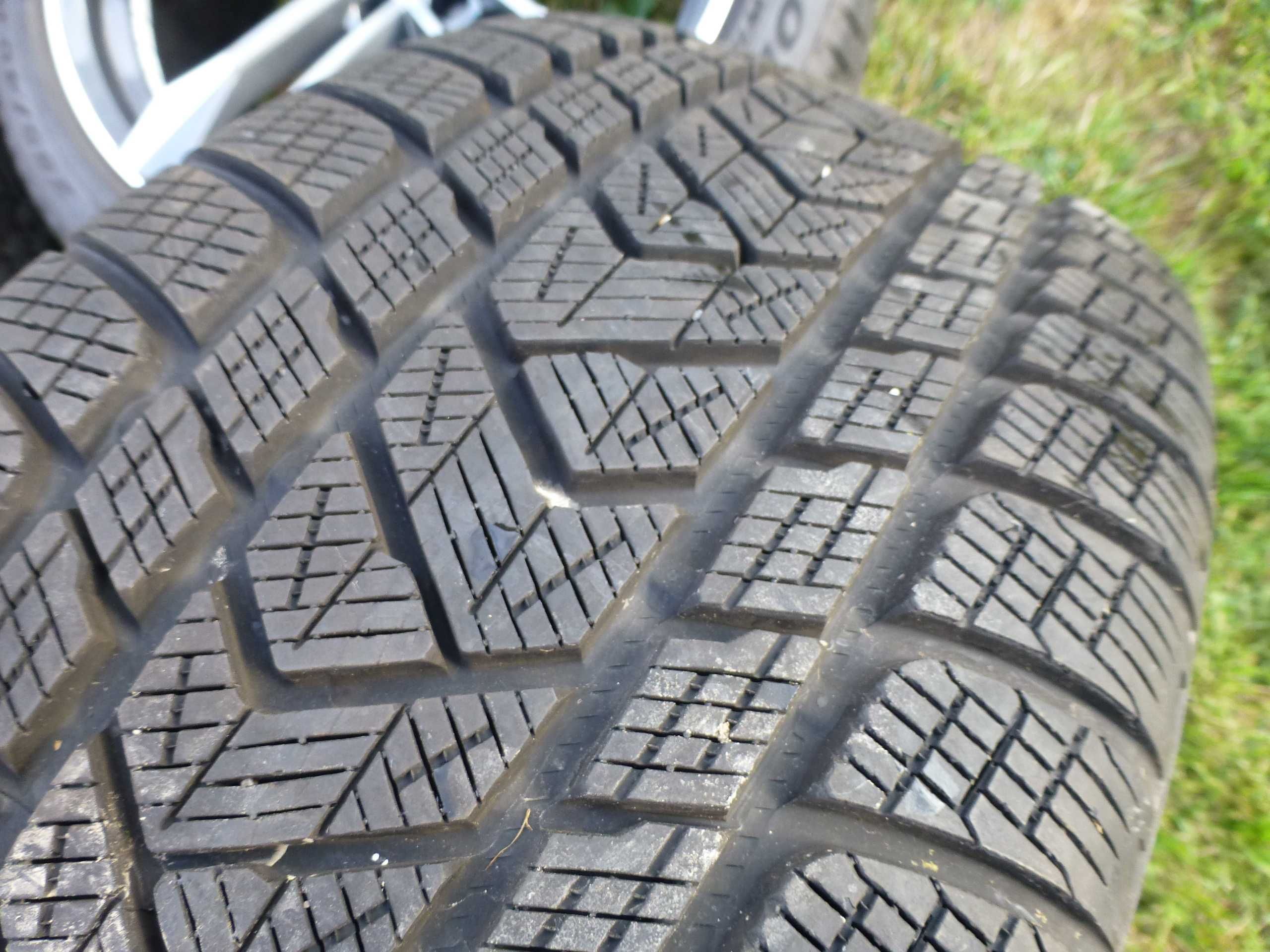 Koła Zimowe Audi RSQ8 sq8 q7 sq7 22'' Pirelli