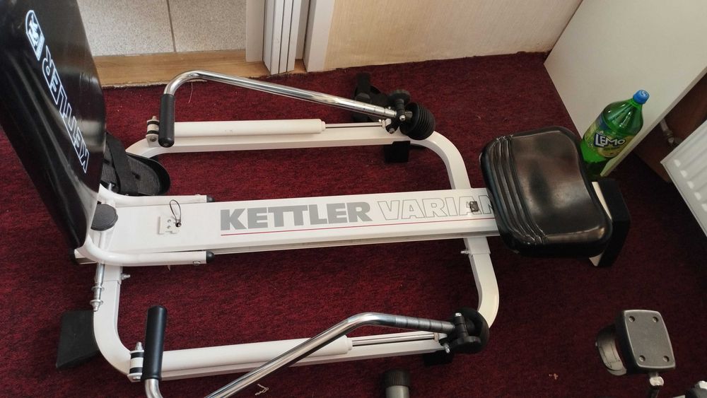 wioślarz z ławeczką do wyciskania firmy KETREL