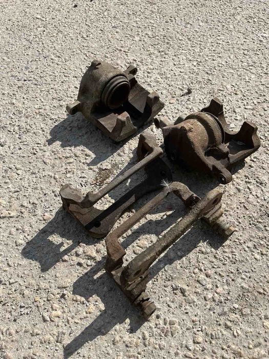 Суппорт передній Газель