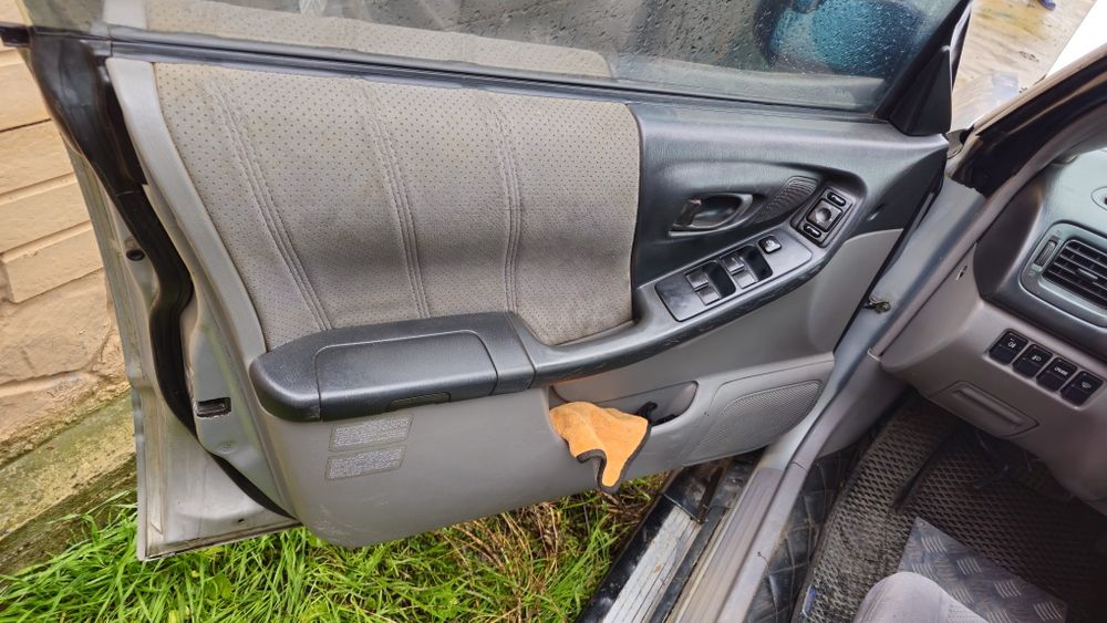 Субару форестер SF 5