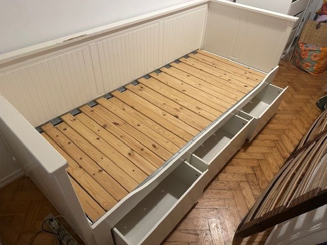 Cama IKEA corpo e meio com 3 gavetões