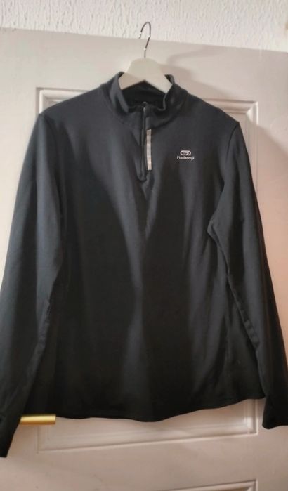 Vários tops/camisolas de treino