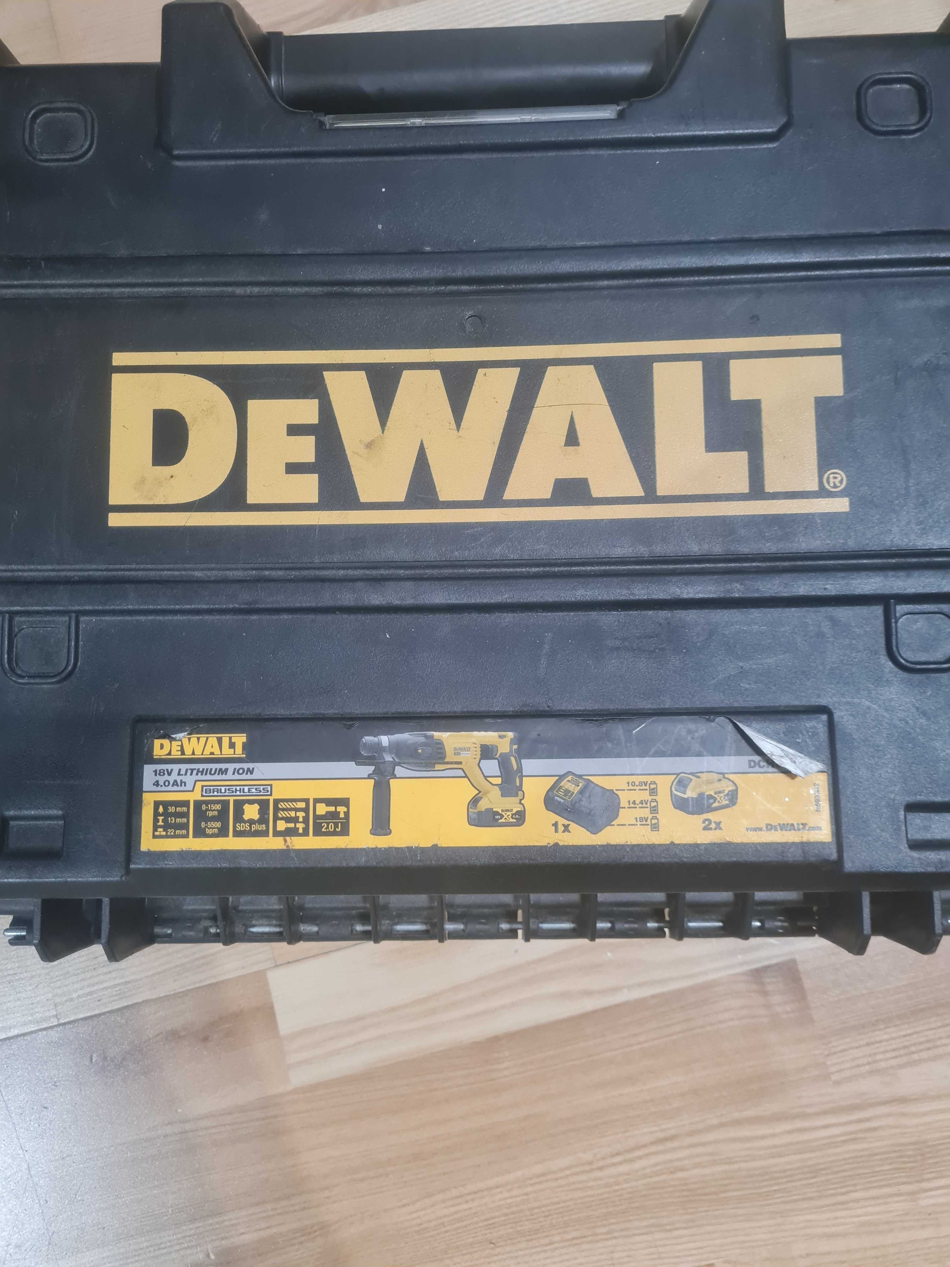 Młoto wiertarka DEWALT