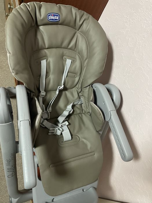 Стільчик для годування