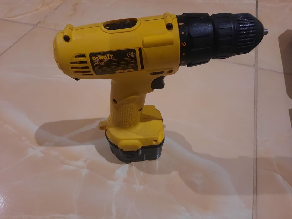 Шуроповерт Dewalt