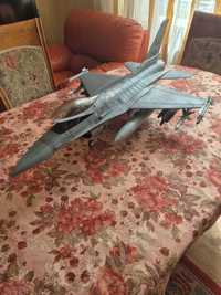 Збірна модель 1/32 Винищувач F-16 Fighting Falcon Tamiya 60315