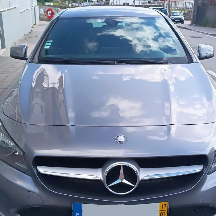 Mercedes CLA 180d Cinza 2017