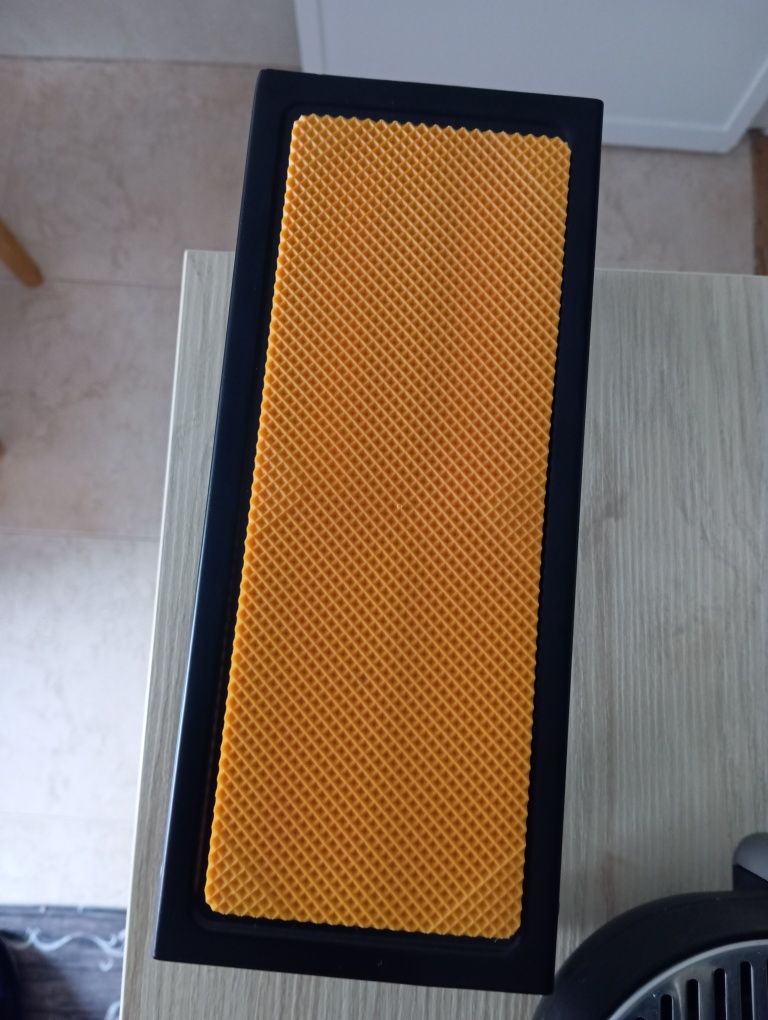 Apoio metálico para pé ao tocar instrumentos
