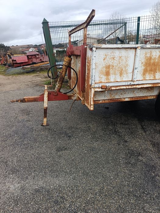 Reboque basculante de gamela reforçado