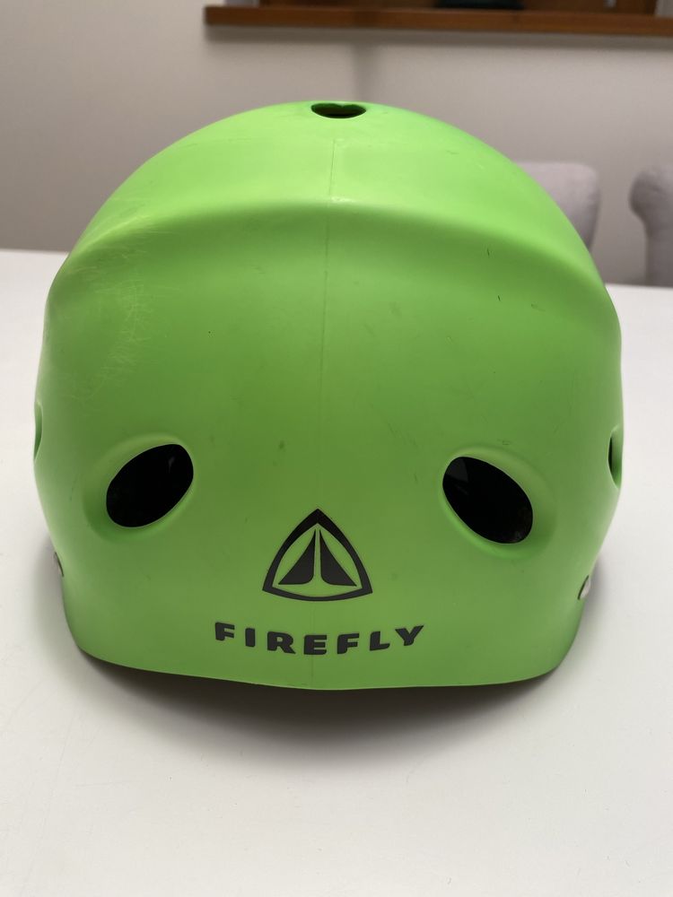 Kask firmy fiirefly