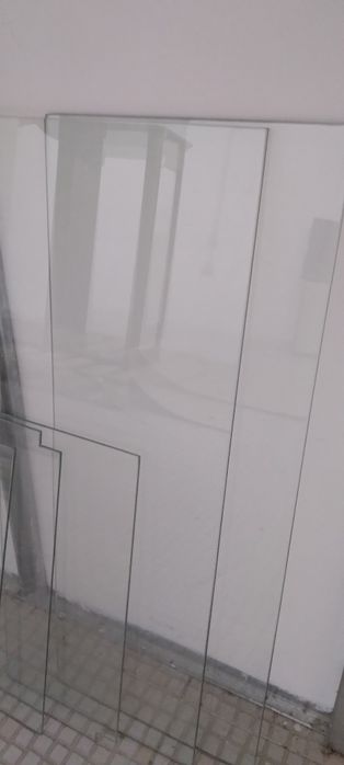 Vidros / prateleiras / portas / puxadores e fechaduras