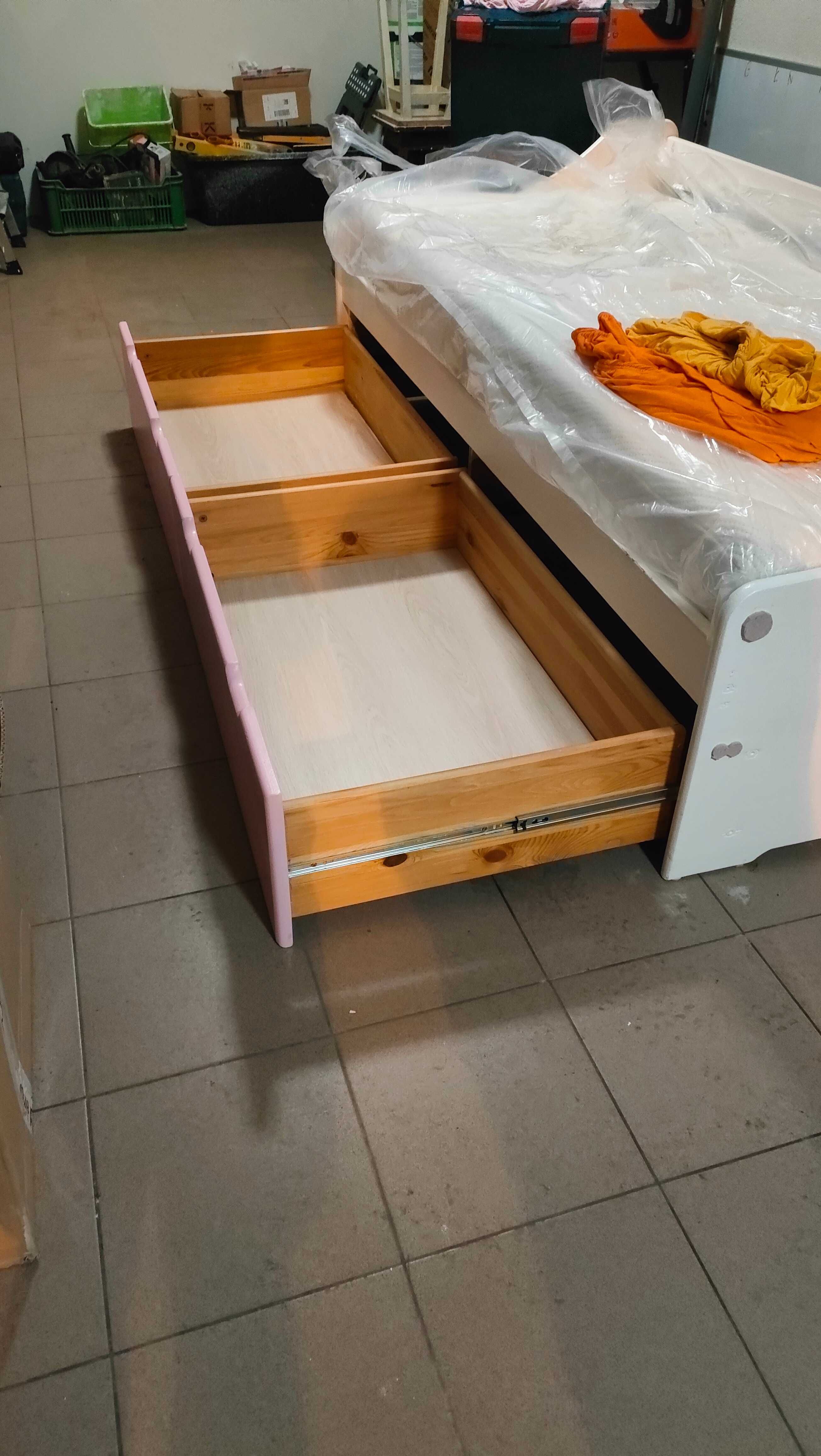 Łóżko Sosnowe z materacem