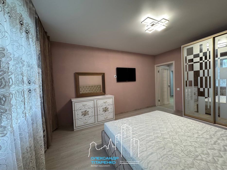 Новесенька квартира в новому будинку