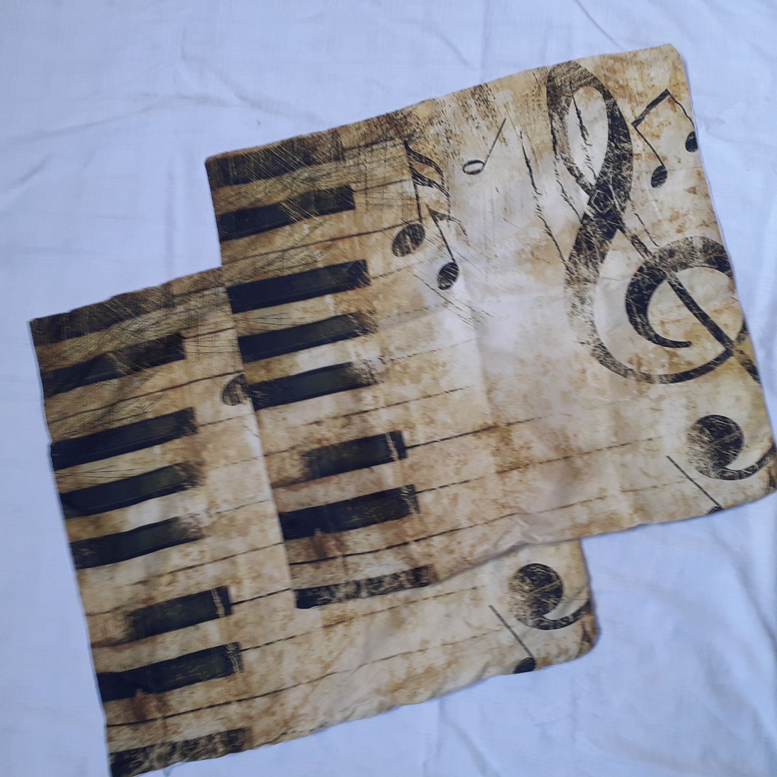 Nowa poszewka na poduszkę 42x44cm zamek
