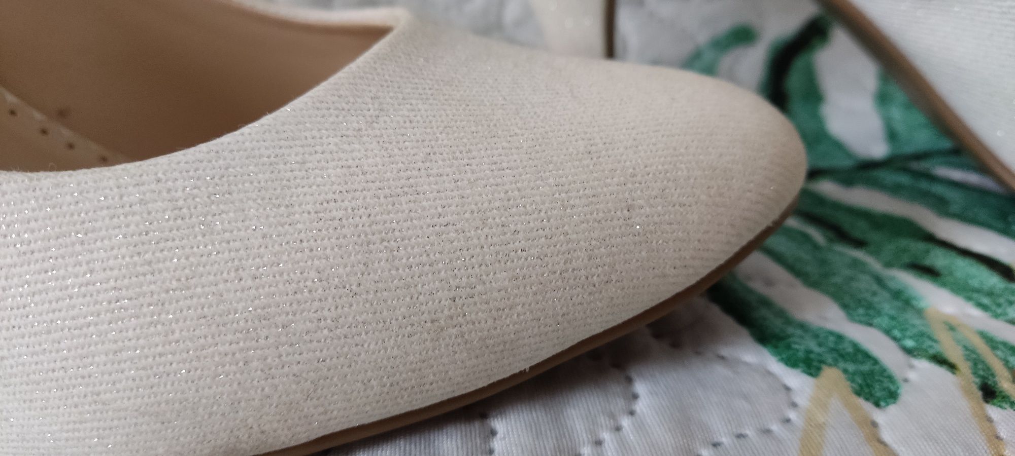 Buty szpilki eleganckie ecru 40 .Obcas-9cm.Deichmann