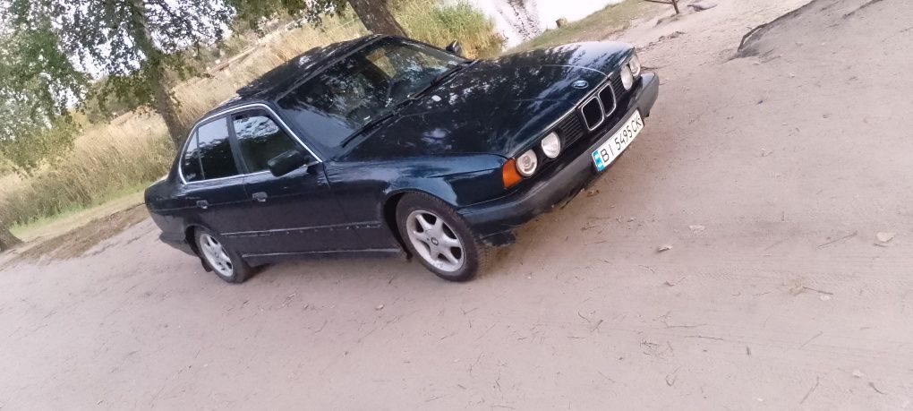 Продам BMW e34 восемьдесят восьмого года