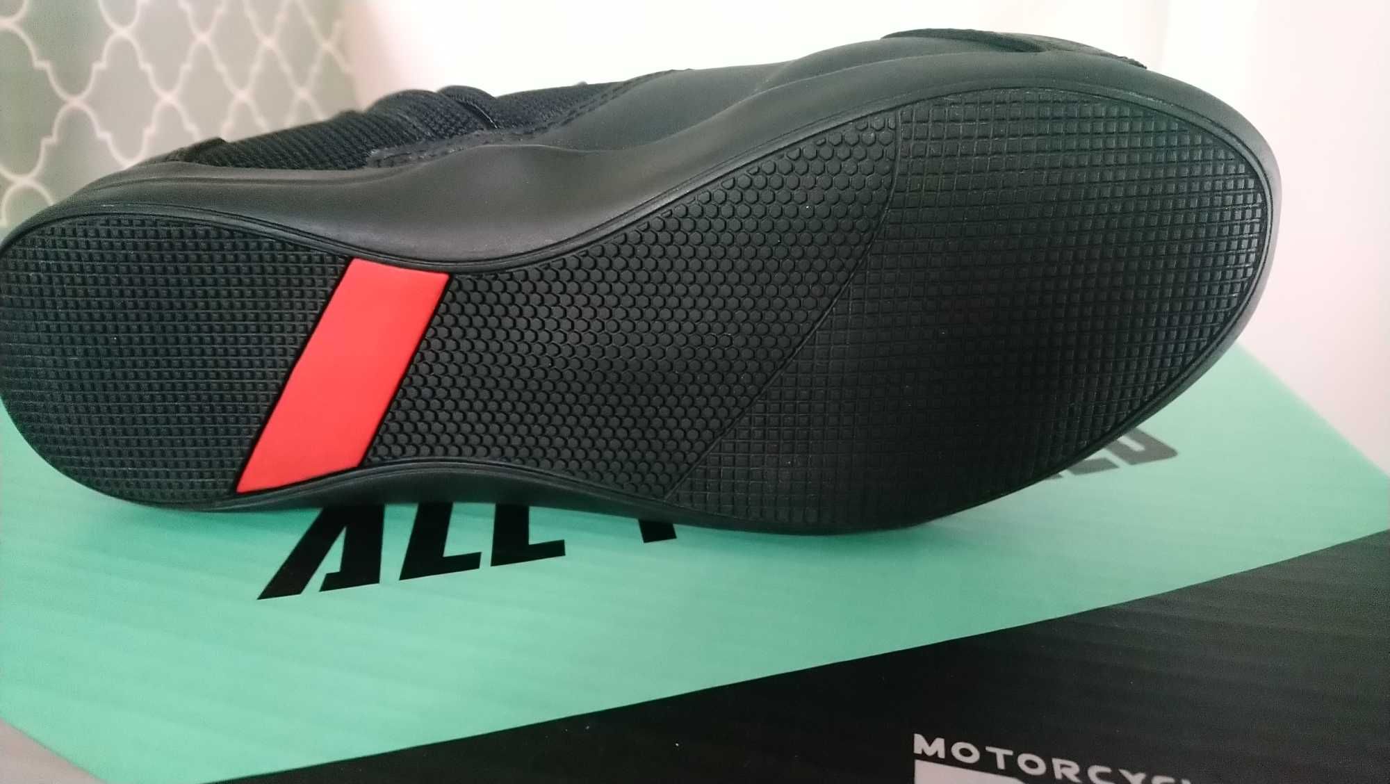 Buty na motor NOWE