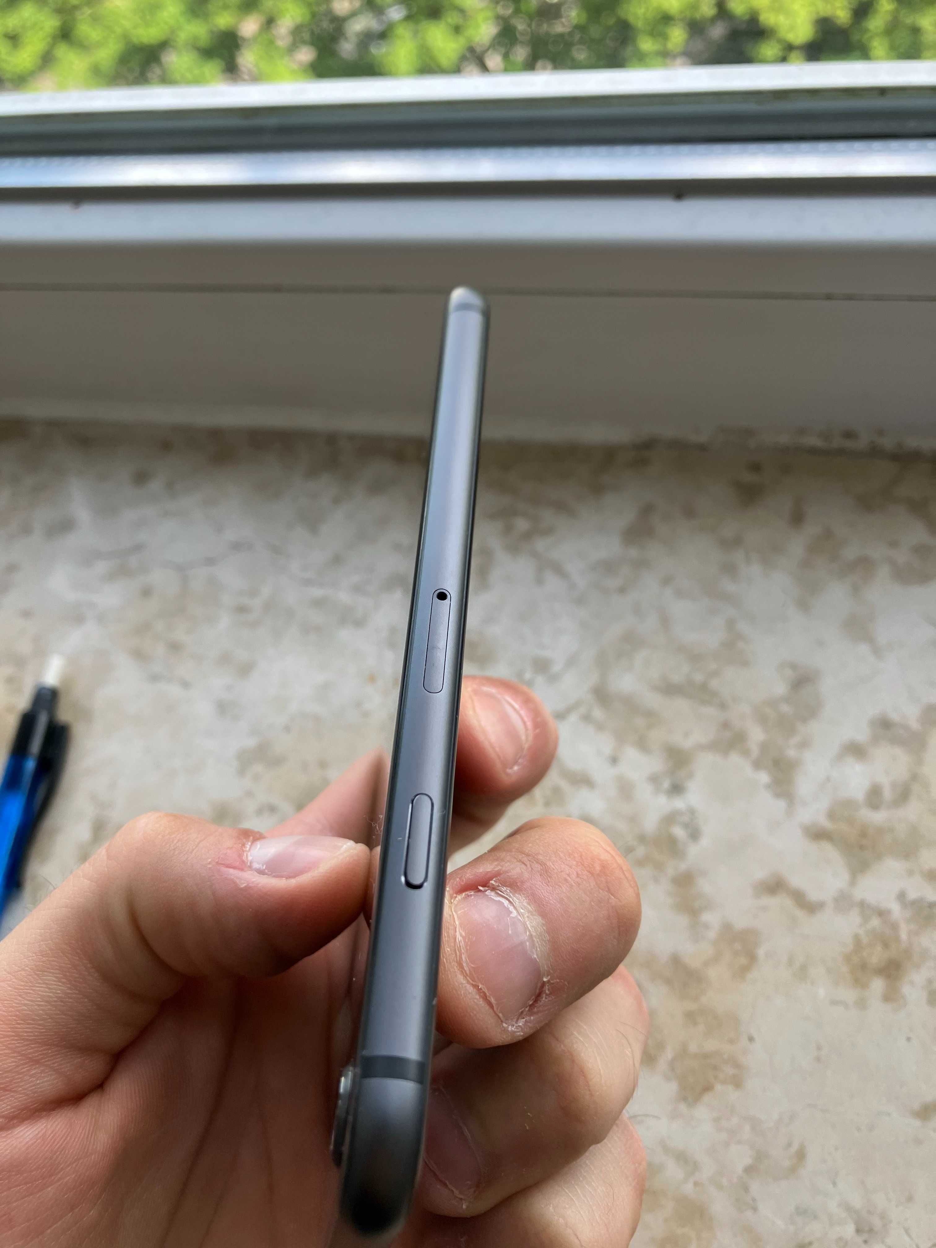 Iphone 8 64GB / bateria 90%/ bardzo dobry stan