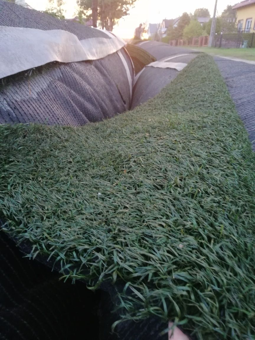 Sztuczna trawa boiskowa ze Szwecji 40 mm wys.  gęsta 4m x60 m