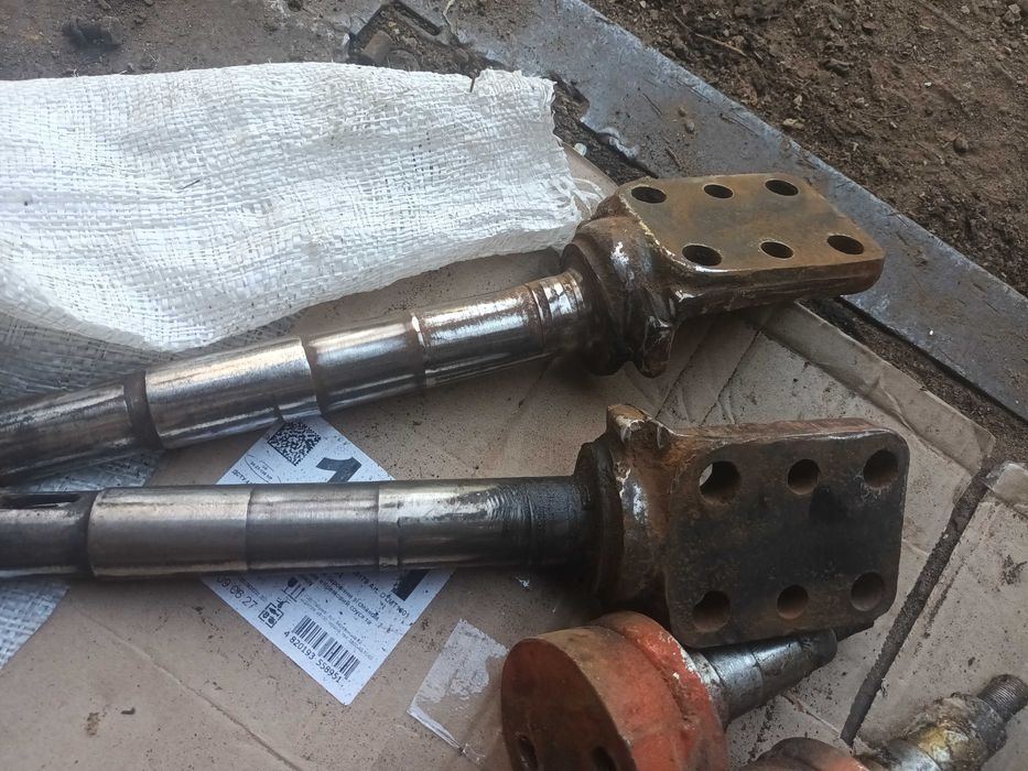 Поворотний кулак т 25