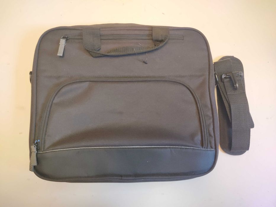 Сумка для ноутбука 15-16 дюймов.