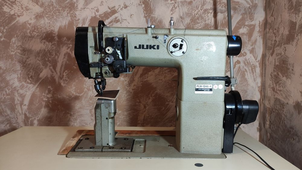 Промислова колонкова швейна машина Juki PLW-1246-4 (Японія).