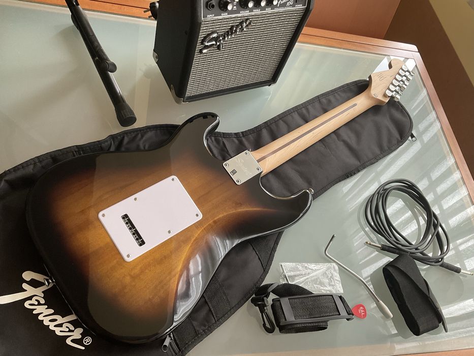 Squier Sonic Mustang Electric Guitar Pack