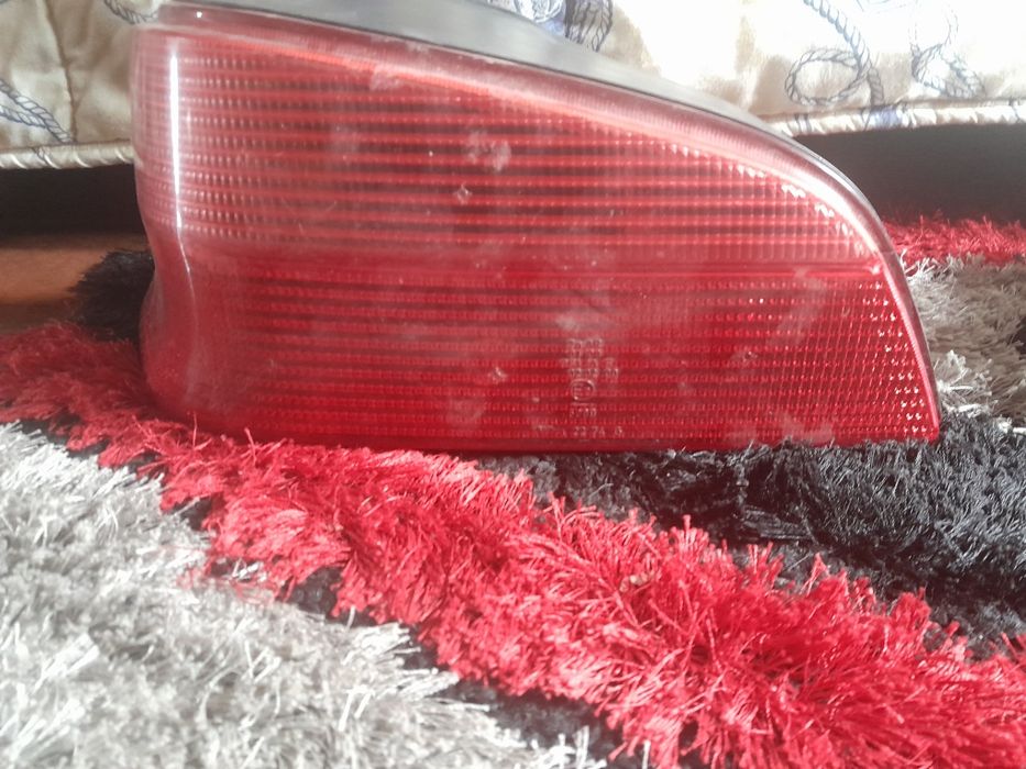 Vendo farolins traseiros peugeot bom estado