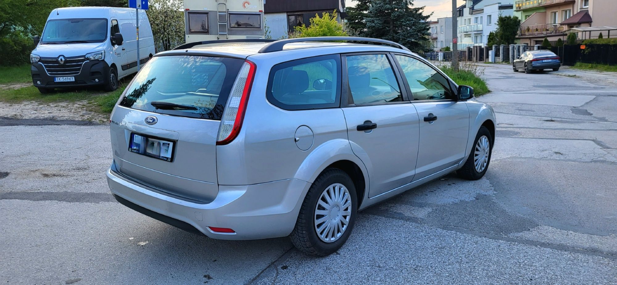 Ford Focus 1.6 benz Polski Salon