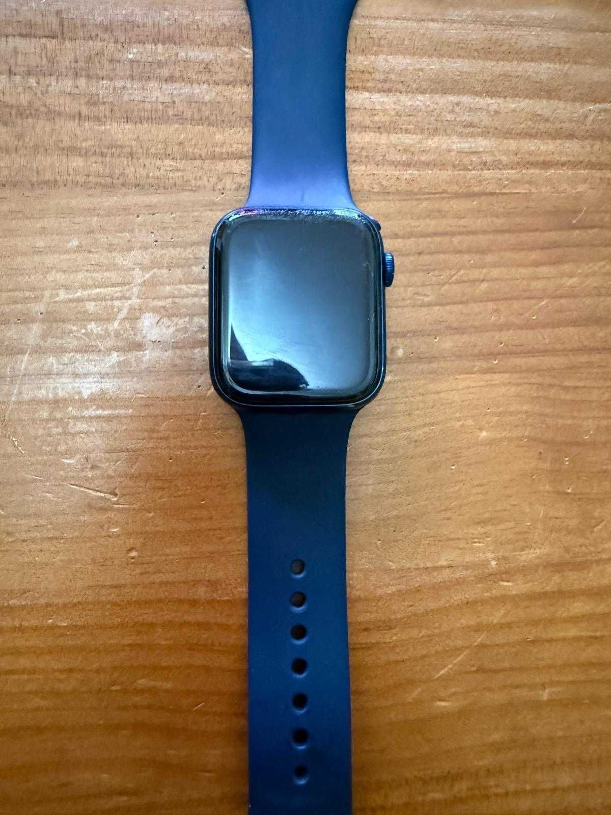 Apple Watch 6 - 44mm (2020)