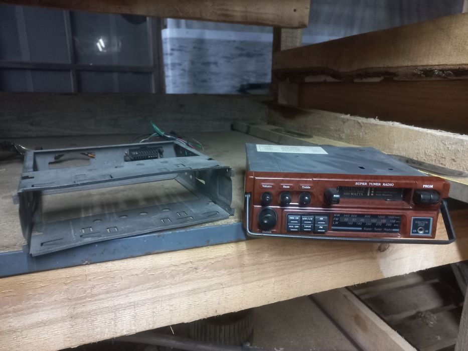 Вінтажна автомагнітола SATELLITE AJ-1710