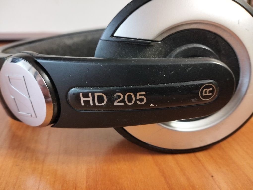 Навушники Sennheiser HD 205  650грн