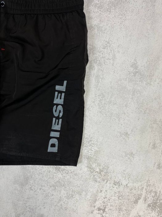 Стильні Diesel Beachwear з Контрастним Логотипом