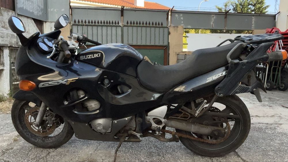 kawasaky 600 ninja, suzuki GSX-R 750
