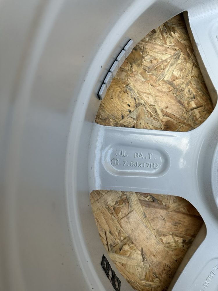 Диски5/112R17 ET35 цо(діа)70.4VАG мерседес Ауді фольцваген титани