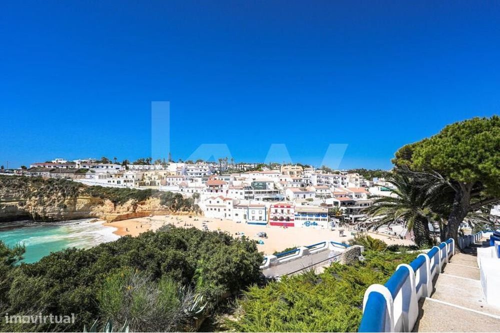 Apartamento Em Ruina Na Praia De Carvoeiro - Lagoa- Algarve O Investim