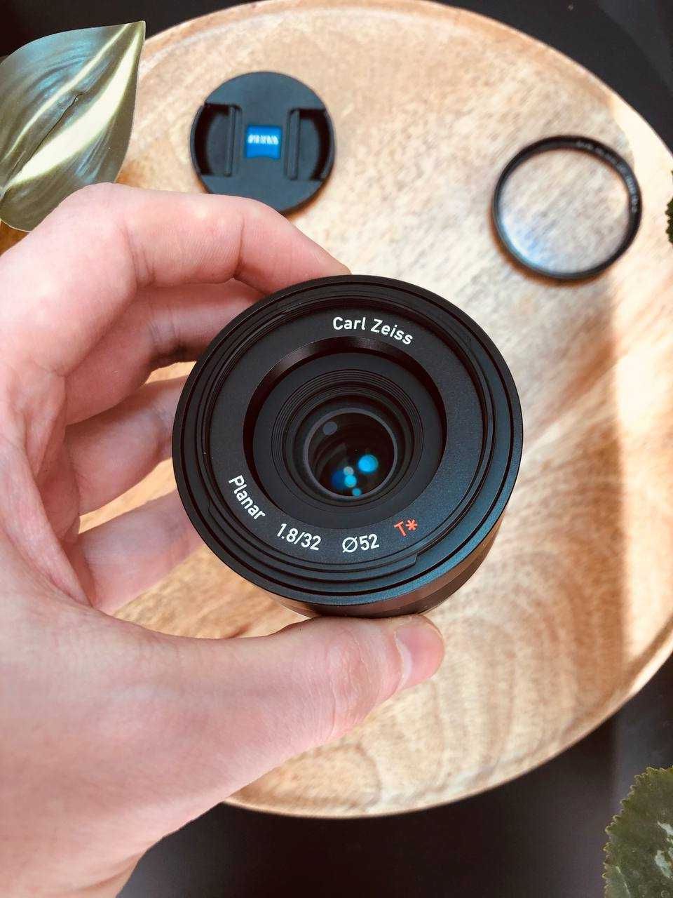 Обєктив Carl Zeiss Touit Planar 32mm f/1.8