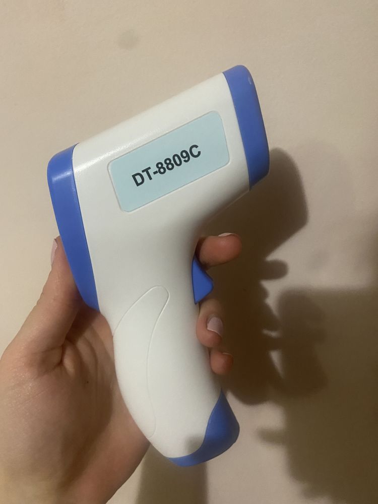 Безконтактний термометер thermometer електричний