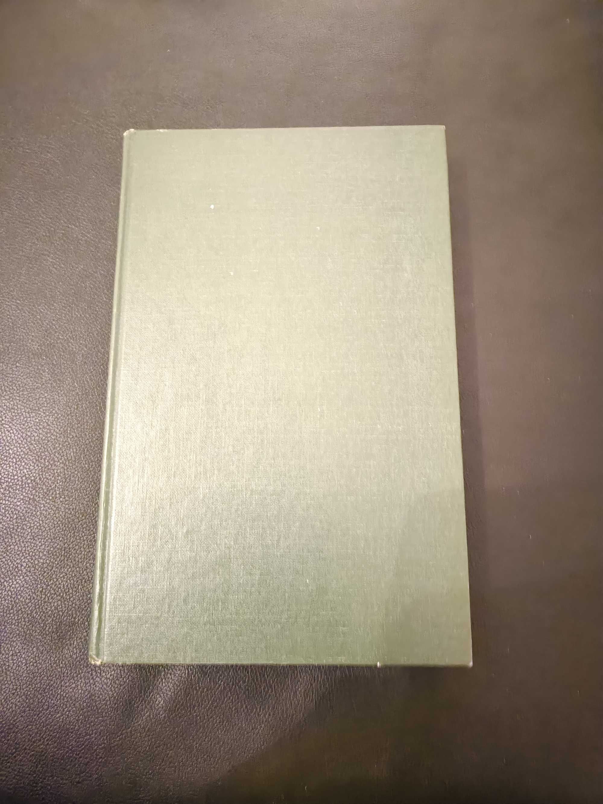 8 Livros Desmond Harris, Emanuelle A., Casanova, Harold Robbins,Outros