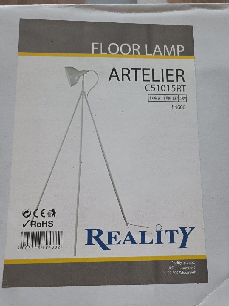 Biała lampa w stanie idealnym