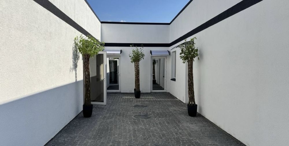 Новий сучасний таунхаус з сонячними панелями,2 км від проспекту Бажана